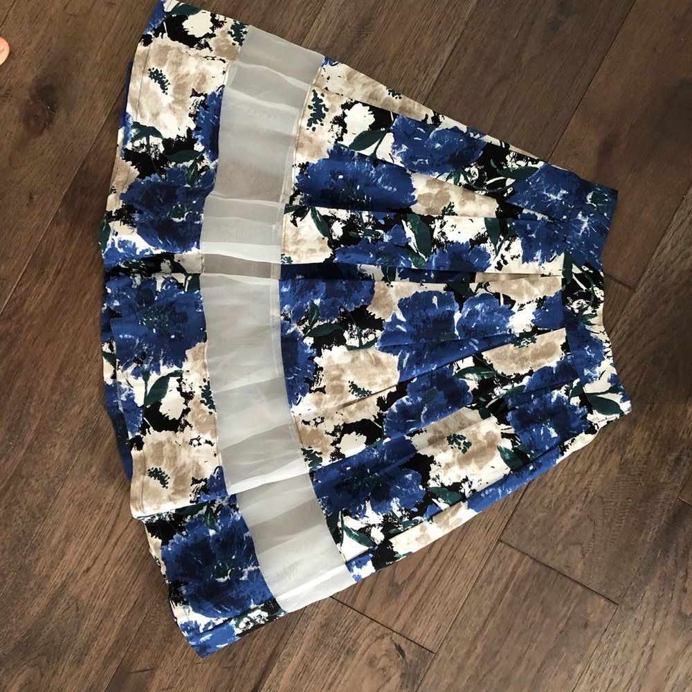 Floral pattern skirt